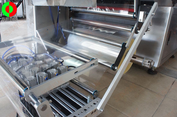 自動(dòng)蔬果包裝機(jī)