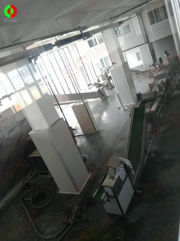 韭菜殺青加工生產(chǎn)線近日組裝測試成功投入生產(chǎn)