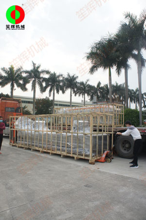 芒果清洗生產(chǎn)線順利裝車出貨!