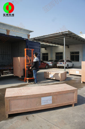 春節(jié)假期前最后一批海外定單完成，蔬果清洗加工機(jī)械裝車(chē)發(fā)貨！