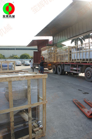 新年開(kāi)門(mén)紅，兩貨車(chē)蔬果加工設(shè)備裝車(chē)出貨！