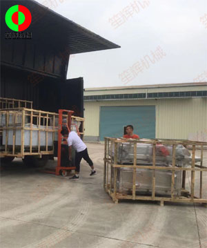 五一假期前多臺(tái)洗菜機(jī)設(shè)備裝車發(fā)貨！