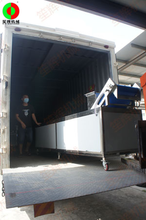 氣泡洗菜機(jī)專車發(fā)貨交付經(jīng)銷客戶！