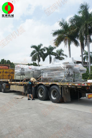 經(jīng)銷定購的渦流洗菜生產(chǎn)線等凈菜加工設備又又又裝車發(fā)貨了！