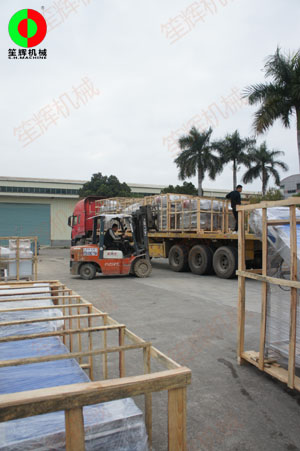 蔬果清洗加工生產(chǎn)線春節(jié)前專車發(fā)貨上?？蛻?！