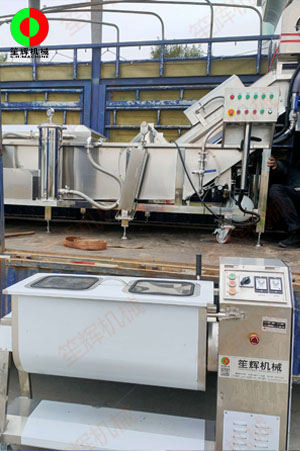 廣州客戶訂購的全網(wǎng)鏈氣泡清洗機、攪拌機裝車交付客戶！