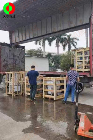 削皮機(jī)、切菜機(jī)、薯?xiàng)l機(jī)等一批蔬果加工設(shè)備發(fā)往海南海口！